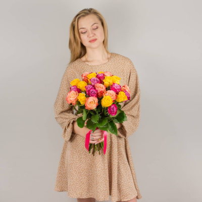 Букет из 15 цветных Эквадорских роз 40 см. с крупным бутоном 50564
