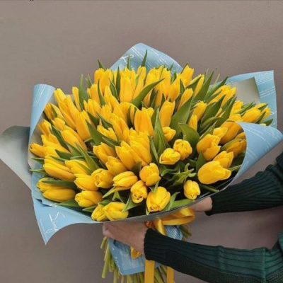 Букет 101 желтый тюльпан в упаковке 5505
