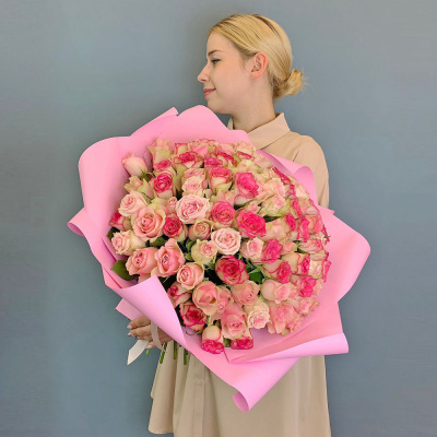 Букет 101 розовая роза Кения в упаковке N 29178